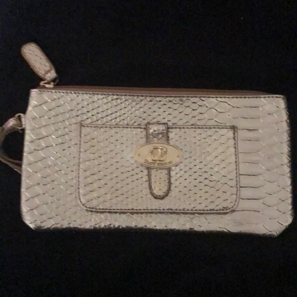 ⬇️$15 Sharif gold wristlet
